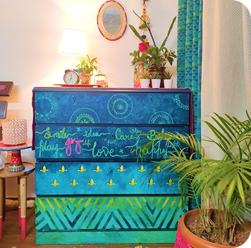 FURNITURE / MAKEOVER
